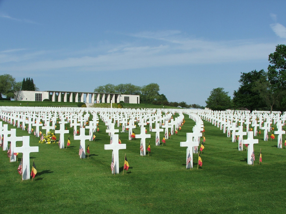 Thousands of crosses & flags